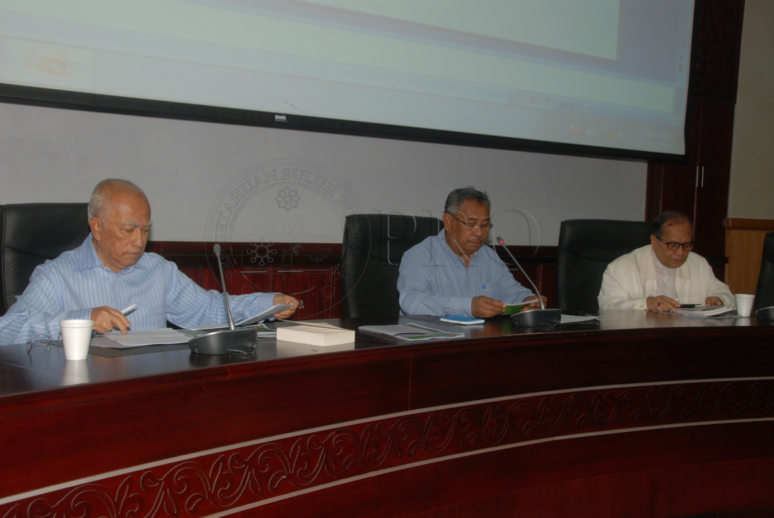 PRO 12 140 buku DSC 9672